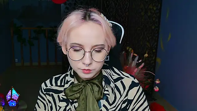 JasmineMilko online show from February 21, 2025, 5:02 am