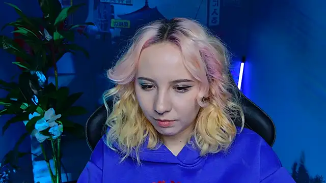 JasmineMilko online show from February 25, 2025, 8:14 am