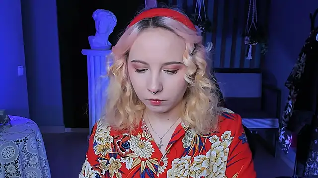 JasmineMilko online show from March 20, 2025, 5:02 am