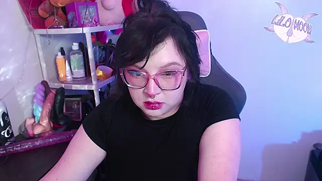 LiloMoon69 online show from January 19, 2025, 4:22 am