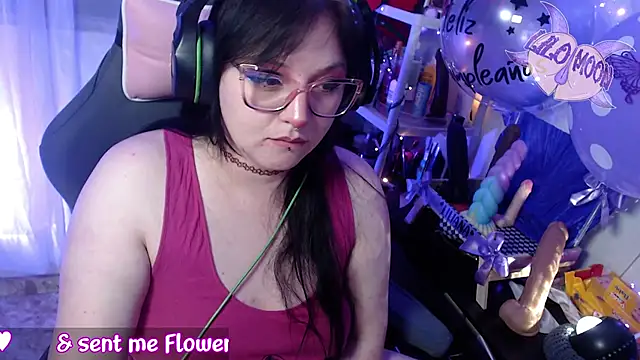 LiloMoon69 online show from February 13, 2025, 6:52 am