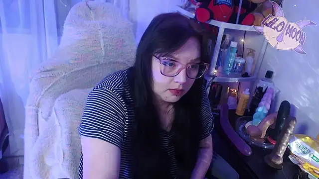 LiloMoon69 online show from March 8, 2025, 4:01 am