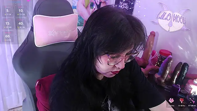 Snapshot of LiloMoon69 chatting on June 8, 2026, 6:14 am LiloMoon69 online show from June 8, 2026, 6:14 am