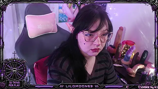 Snapshot of LiloMoon69 chatting on June 11, 2026, 9:51 am LiloMoon69 online show from June 11, 2026, 9:51 am
