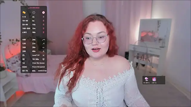 Lana Bananass online show from June 12, 2026, 4:17 pm
