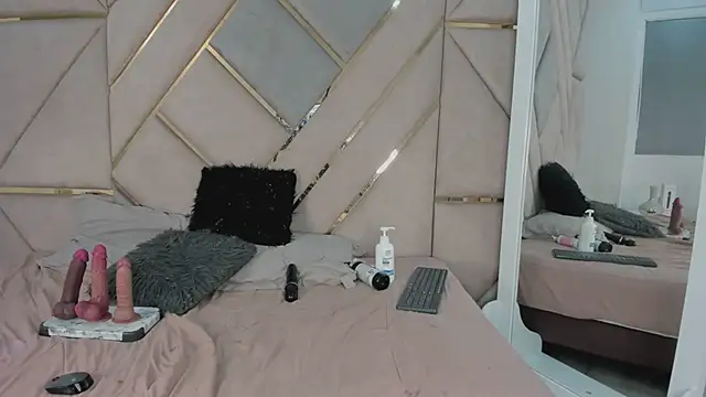 Daddysgirl1  online show from January 28, 2025, 8:57 am