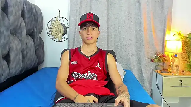  CamiloBass online show from April 7, 2026, 2:01 am