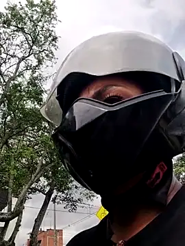 OliviaBurning online show from November 5, 2025, 7:36 pm