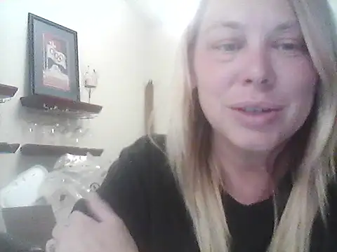 burrkitty online show from October 7, 2025, 2:09 am