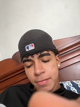 JoanG10 online show from December 5, 2025, 4:58 pm