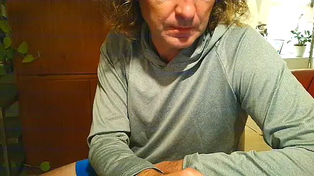 costanza7070 online show from October 17, 2025, 4:15 am