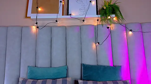 EngelStone online show from October 28, 2025, 7:38 pm