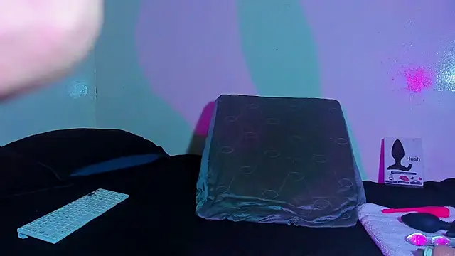 Piggy Eddy online show from March 31, 2026, 5:19 am