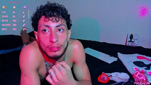 Piggy Eddy online show from April 12, 2026, 4:17 am