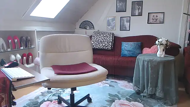 GinaBlonde online show from March 14, 2026, 12:43 pm