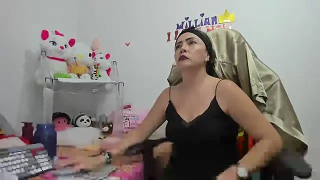 GatitaSexy Hotwet4u online show from January 13, 2025, 11:27 pm