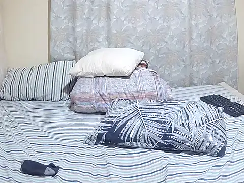 slender sweet online show from April 14, 2026, 12:44 pm