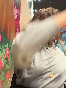 ValeriEvan online show from March 6, 2025, 5:54 pm