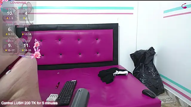 Snapshot of kambelroche chatting on September 16, 2025, 11:44 am kambelroche online show from September 16, 2025, 11:44 am