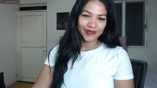 Snapshot of makennaa_ chatting on May 7, 2026, 10:09 am makennaa online show from May 7, 2026, 10:09 am