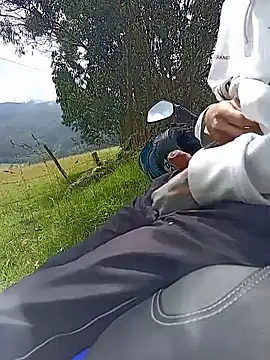 Cuervo maniaco online show from November 21, 2025, 4:16 pm