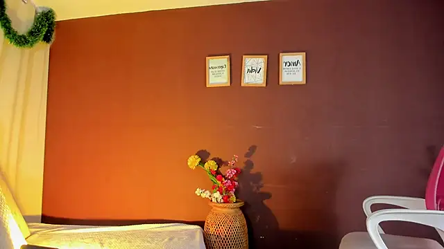 Snapshot of wini_fer chatting on December 4, 2025, 12:47 pm wini fer online show from December 4, 2025, 12:47 pm