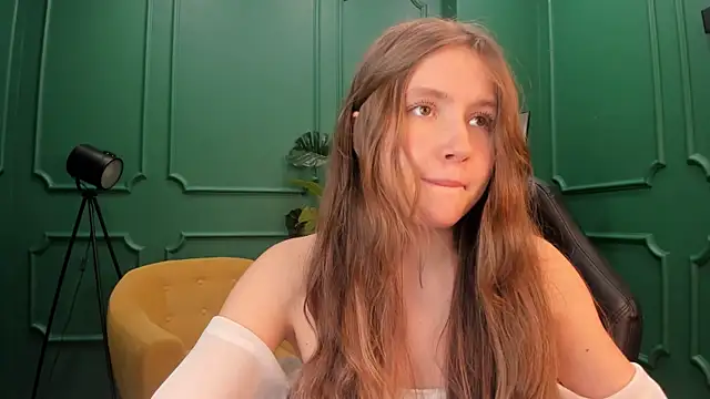 MaryannSoftt online show from January 29, 2025, 6:39 pm