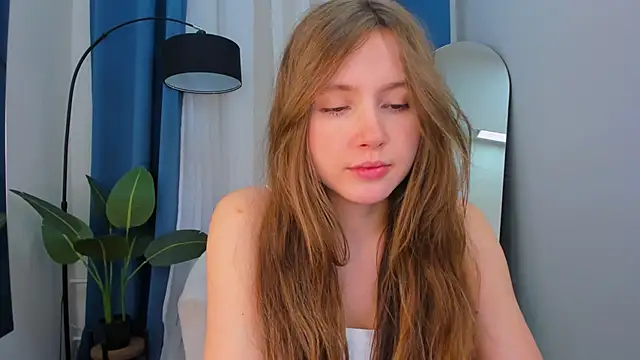 MaryannSoftt online show from February 9, 2025, 3:34 pm