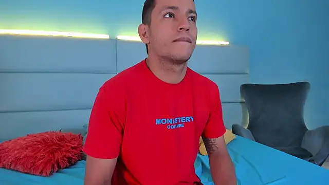 SophieRoyals online show from December 5, 2024, 4:12 pm