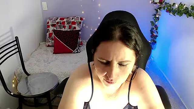 victoria jones online show from February 4, 2025, 6:49 pm