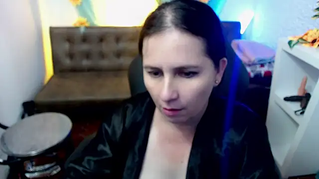 victoria jones online show from March 19, 2025, 3:51 pm