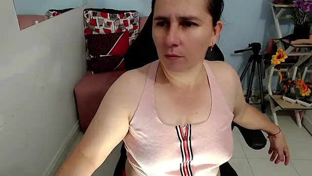 victoria jones online show from November 10, 2025, 12:37 pm