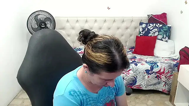 victoria jones online show from April 2, 2026, 1:53 pm