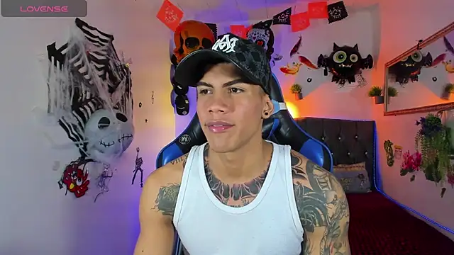 Damian latinxxx online show from October 13, 2025, 3:06 am