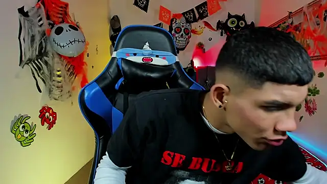 Damian latinxxx online show from October 23, 2025, 3:06 am