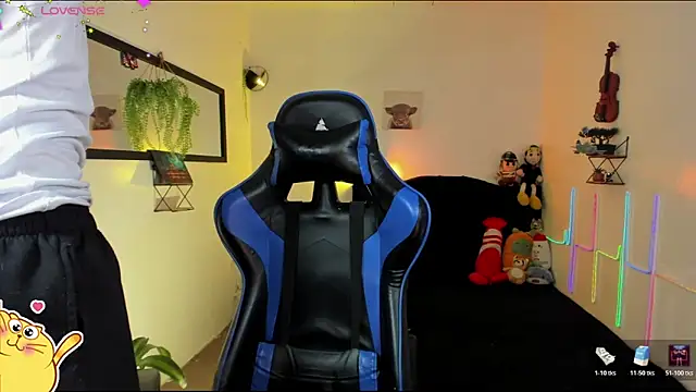 Damian latinxxx online show from March 14, 2026, 1:23 am