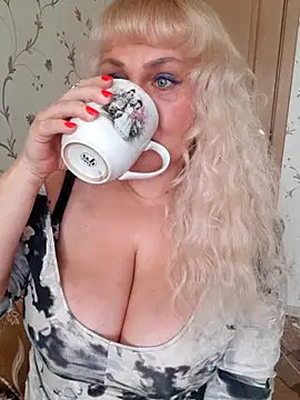 IsabellaBoni online show from February 24, 2026, 7:28 am