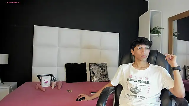 Santy carrington online show from December 4, 2024, 8:29 pm