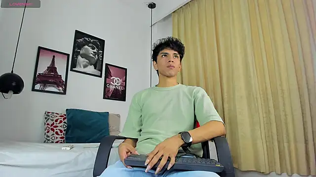 Santy carrington online show from December 21, 2024, 8:10 pm