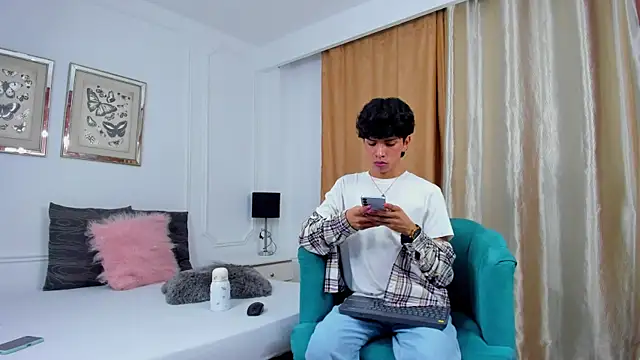 Santy carrington online show from February 13, 2025, 7:52 pm