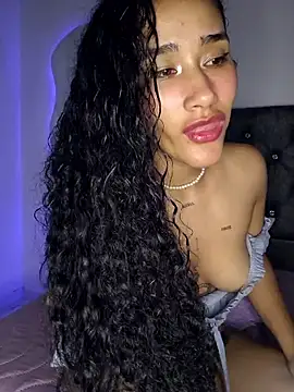 Snapshot of jaderossxx chatting on May 21, 2026, 3:24 am jaderossxx online show from May 21, 2026, 3:24 am