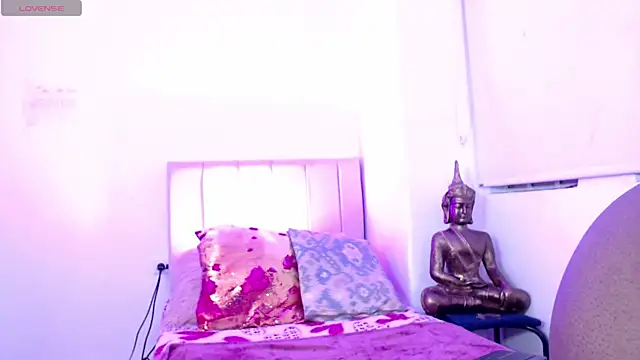 Snapshot of amara_bss_ chatting on March 12, 2025, 10:59 am amara bss  online show from March 12, 2025, 10:59 am