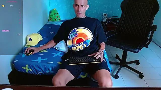 bray hotboy777 online show from December 22, 2024, 8:47 pm