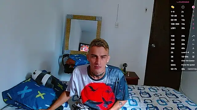 bray hotboy777 online show from November 15, 2025, 7:10 pm