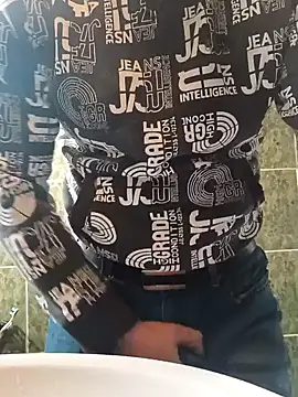 Snapshot of franko1987 chatting on January 21, 2025, 9:57 am franko1987 online show from January 21, 2025, 9:57 am