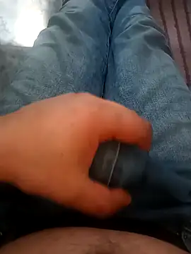 Snapshot of franko1987 chatting on February 11, 2025, 11:21 am franko1987 online show from February 11, 2025, 11:21 am