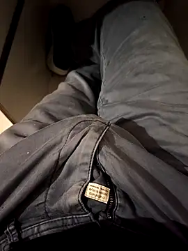 Snapshot of franko1987 chatting on November 23, 2025, 4:23 am franko1987 online show from November 23, 2025, 4:23 am