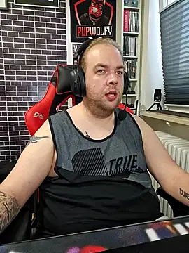 PupW0lfy online show from December 16, 2024, 3:11 pm