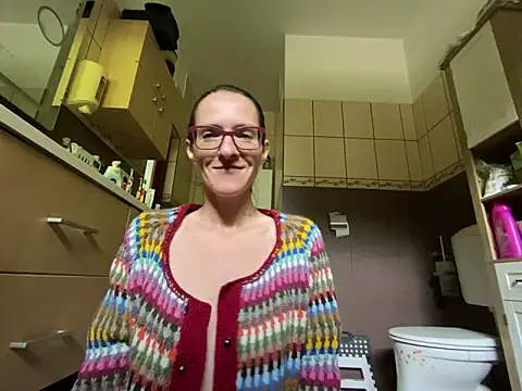 Milky hairy mommy online show from April 22, 2026, 11:01 am