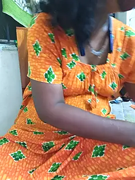 Snapshot of Tamil--Rani chatting on February 13, 2025, 3:24 pm Tamil--Rani online show from February 13, 2025, 3:24 pm